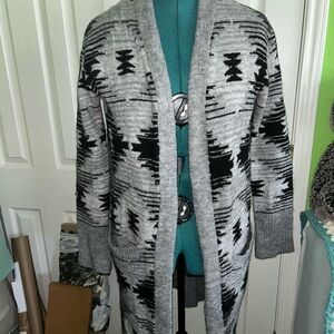 Gray and Black Patterned Women's Sweater